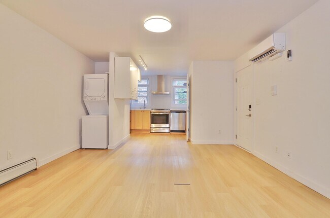 Building Photo - 432 2nd St