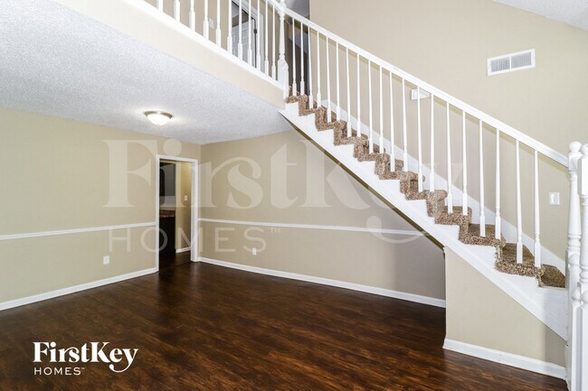 Building Photo - 114 Ericson Rd