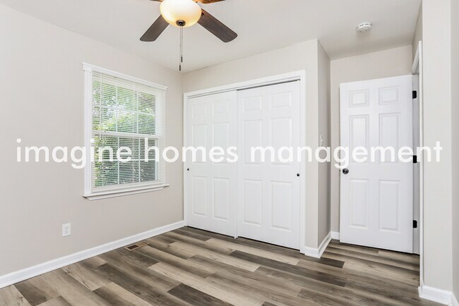 Building Photo - Pet-Friendly 3 Bedroom Home in Ballwin