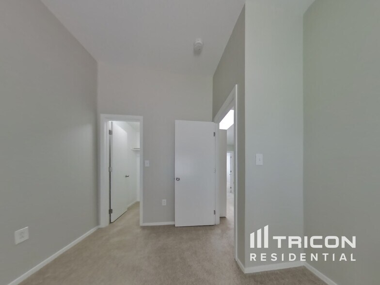 Building Photo - 125 S 56th St