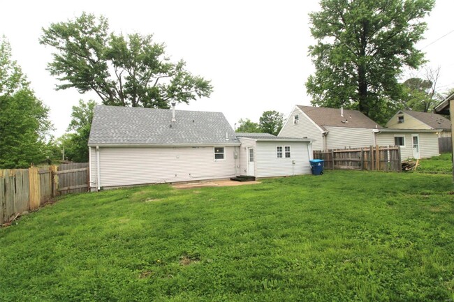 Building Photo - 428 Chamberlin Dr