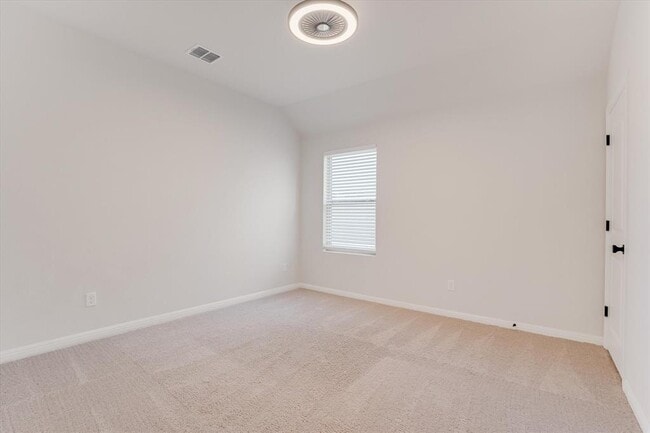 Building Photo - 168 Kings Cyn Dr