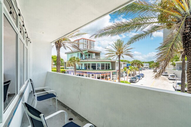 Building Photo - Beachfront Bloo's -2 Units-Ocean View Balc...
