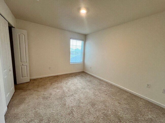 Building Photo - *COMING SOON* - 3/2.5 Townhome in Bridgewater Community