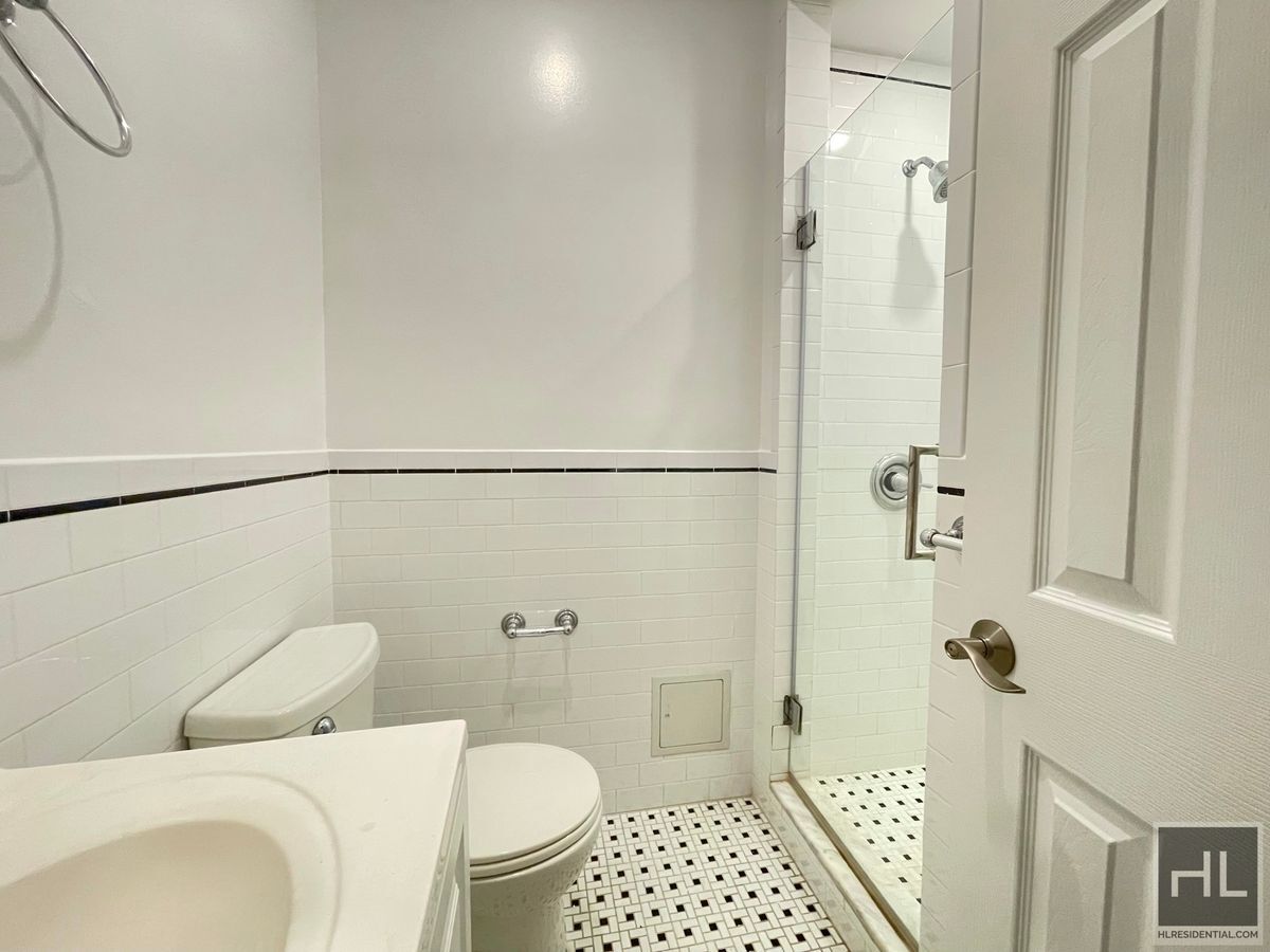 Building Photo - THIRD AVENUE