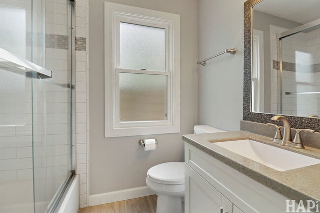 Building Photo - 115 N Hager Ave