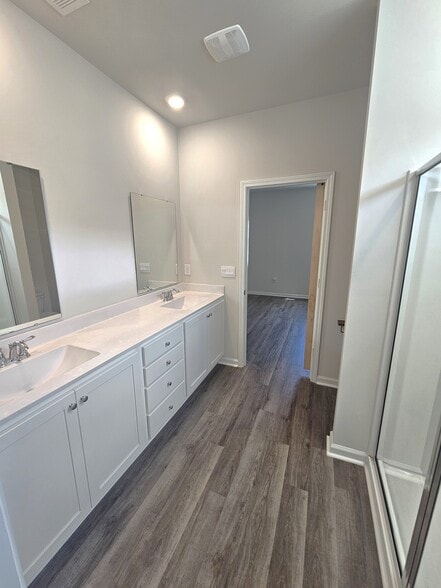 Building Photo - 3131 Fair Ridge Way