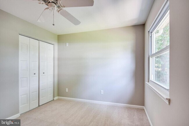 Building Photo - 5415 Helm Ct