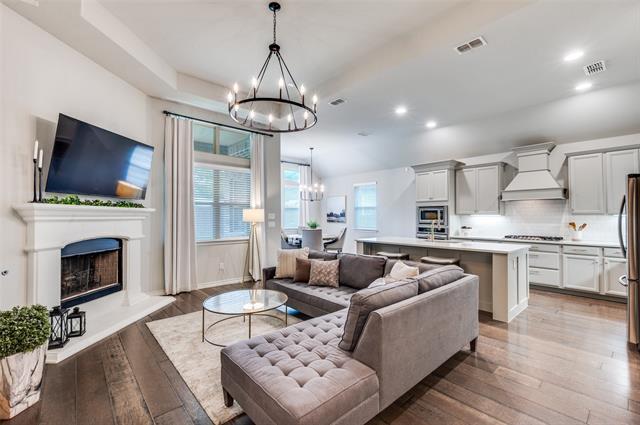 Building Photo - 1016 Lake Sierra Wy