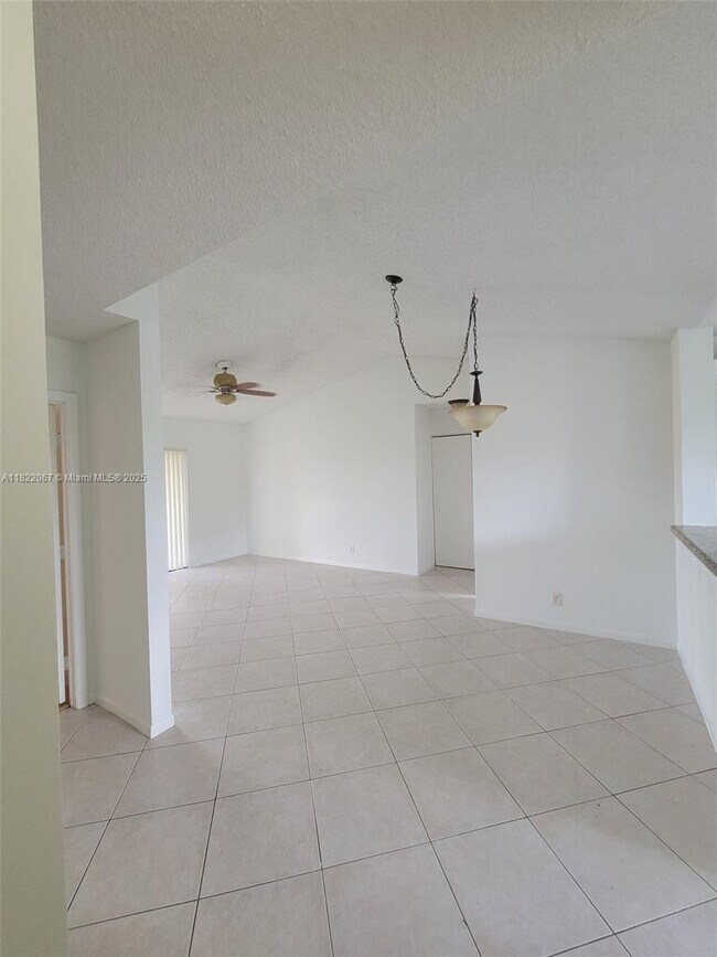 Building Photo - 5641 Riverside Dr