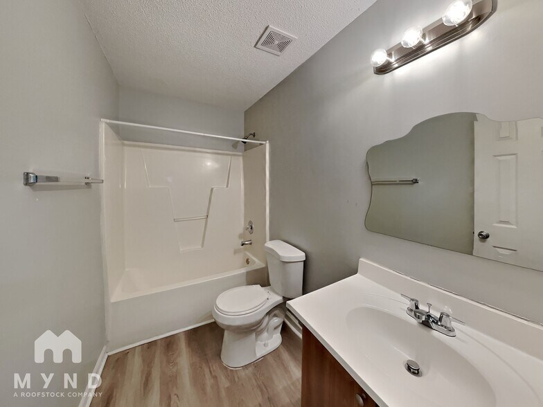 Building Photo - 1009 Spawn Pl