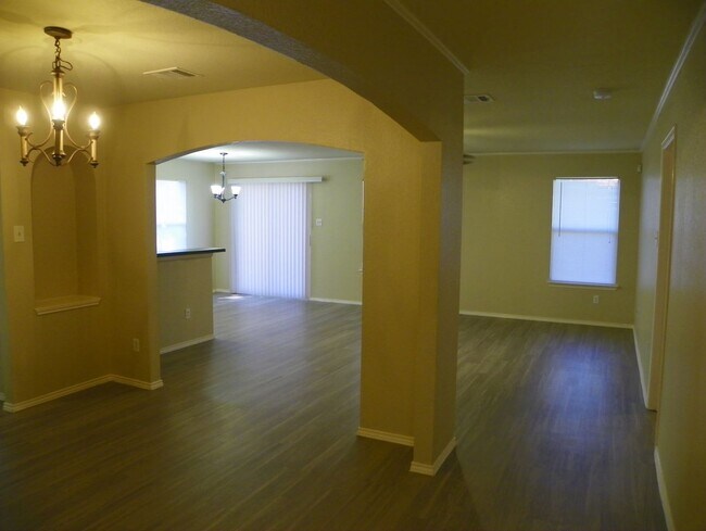 Building Photo - Welcome to this charming Centex home locat...