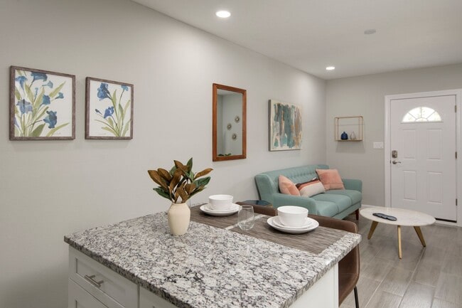 Building Photo - 1158 7th St S