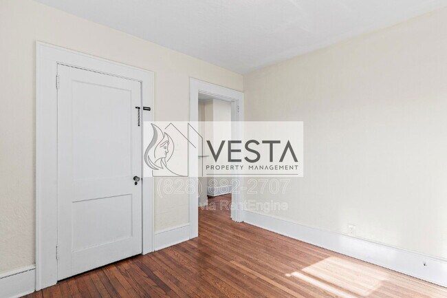 Building Photo - 114 Richmond Ave