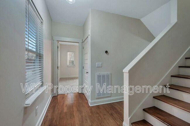 Building Photo - 123 Berry St