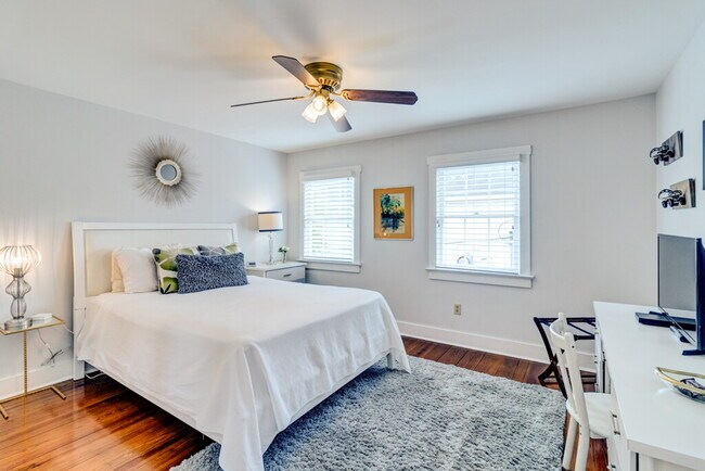 Building Photo - 513 E Harris St