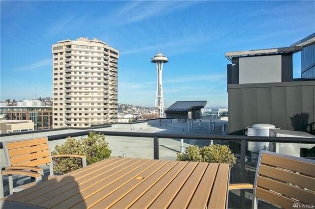 Building Photo - 2721 1st Ave