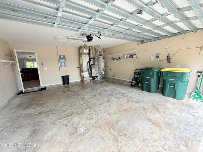 Building Photo - 14793 Falling Waters Dr