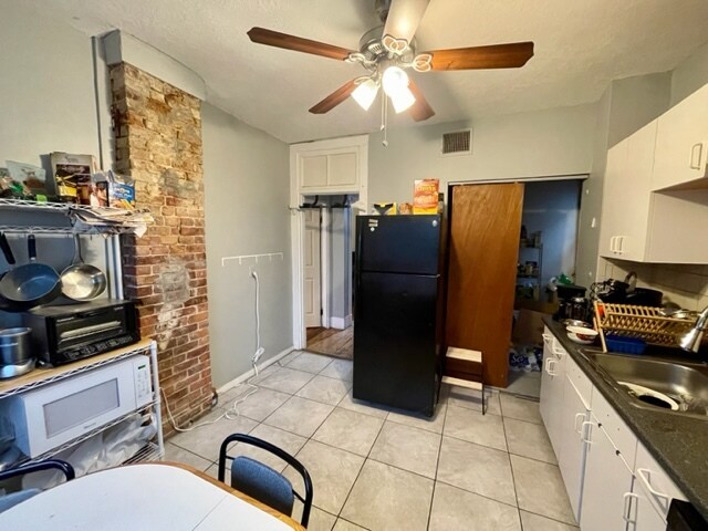 Building Photo - 814 Parker St