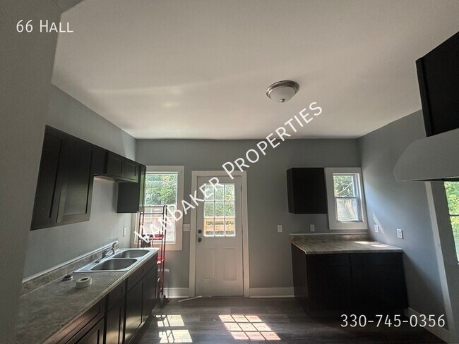 Building Photo - 66 Hall-