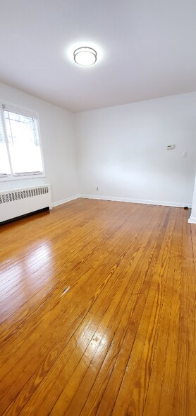 Building Photo - 70 Hobart Pl