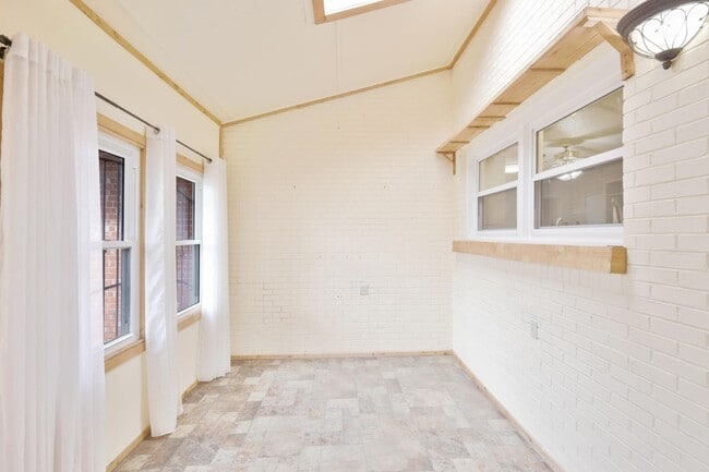 Building Photo - 3202 45th St