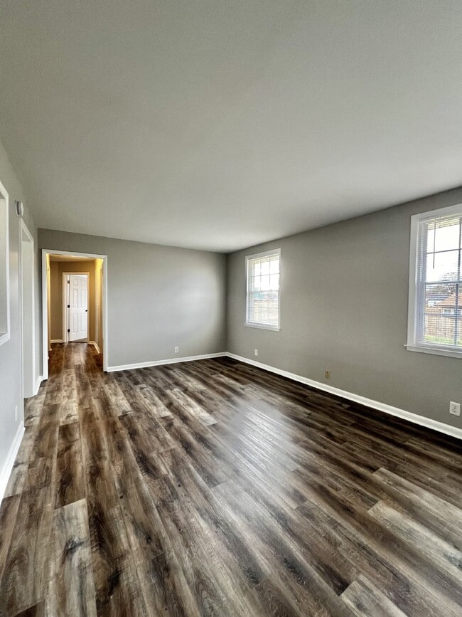 Building Photo - 105 Ambrose Dr