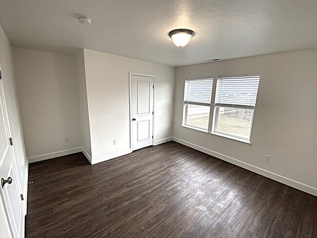 Building Photo - 309 E Sicily Dr
