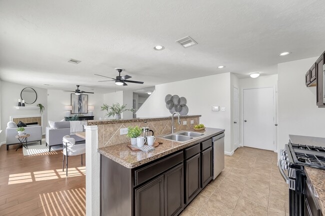 Building Photo - 15902 Arapaho Bend Ln