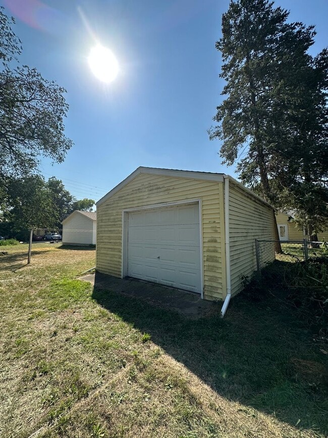 Building Photo - 1 bed, 1 bath house for rent in Waterloo
