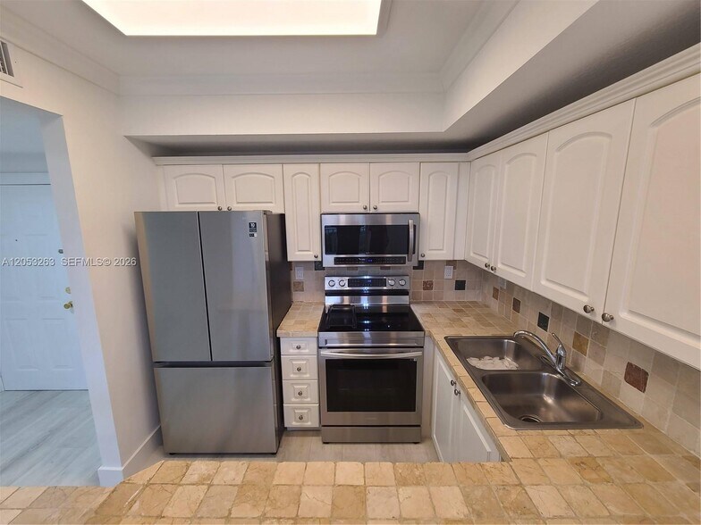 Building Photo - 3500 Coral Way