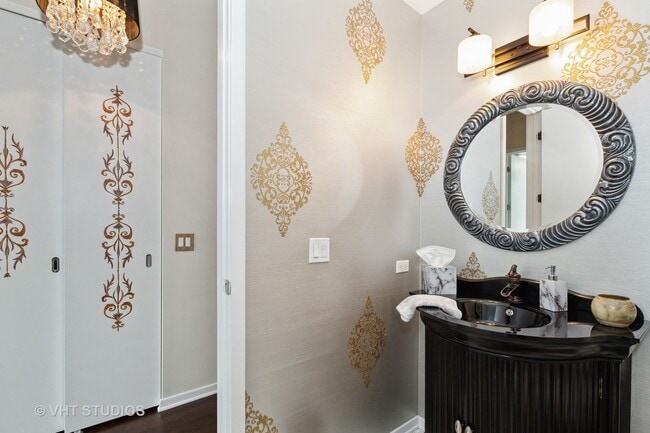 Building Photo - 600 N Fairbanks Ct