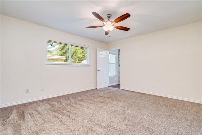 Building Photo - 507 Gregory Cove