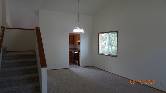 Building Photo - ~Beautiful Two-story Home Located in the N...