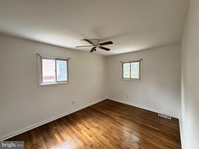 Building Photo - 810 Booker Pl