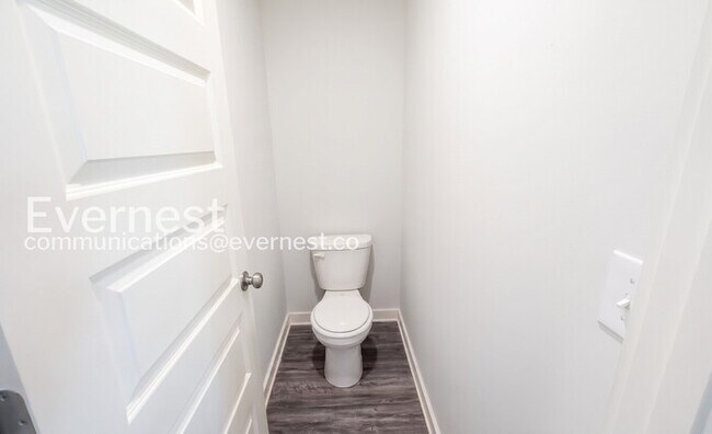 Building Photo - 4 Bed, 3 Bath Home with Garage / Pet-Friendly / Available Now!