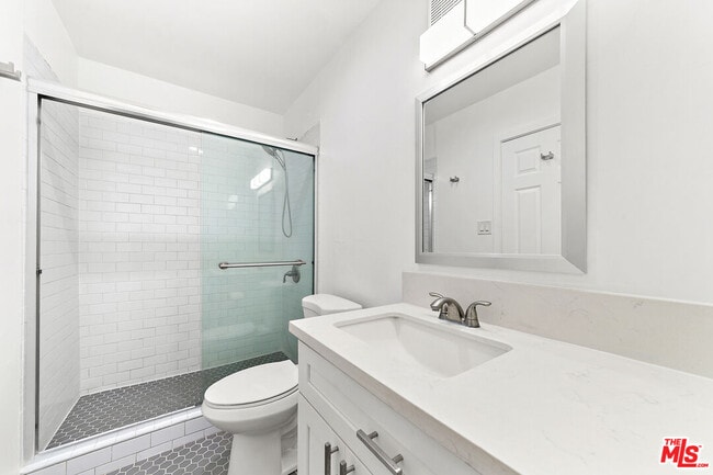 Building Photo - 37 29th Ave