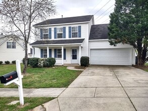 Building Photo - Move-In Ready Home located in the Back Cre...