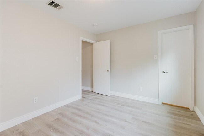 Building Photo - 8011 Running Water Dr