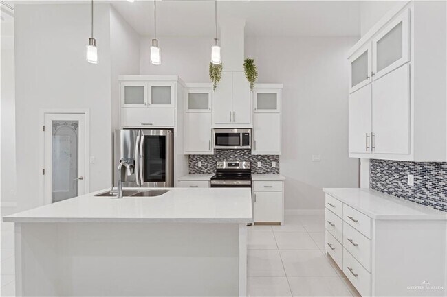 Building Photo - 28 Ozark Ave