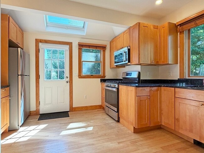 Building Photo - 63 Pierrepont Rd
