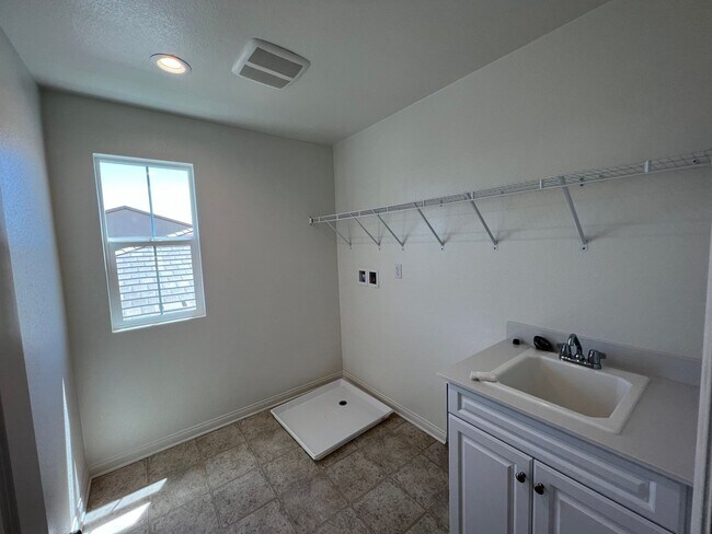 Building Photo - 9629 Mondrian Ln
