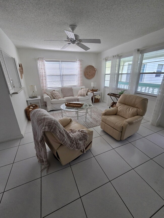 Building Photo - 477 Tilford V