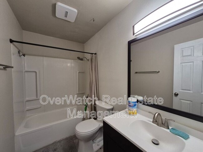 Building Photo - 3162 Tarwater Ave
