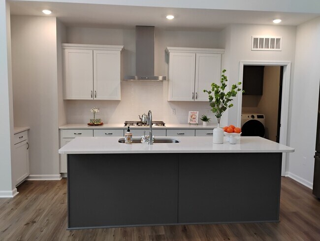 Building Photo - Ovation @ Sweetbrier