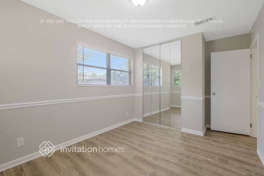 Building Photo - 7917 Chateau Dr S