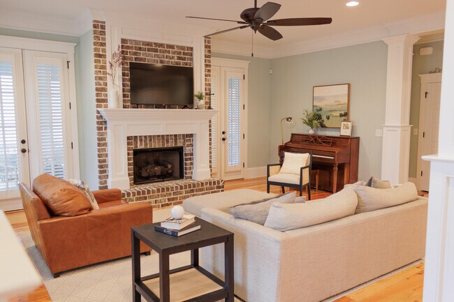 Building Photo - 908 Kestrel Dr