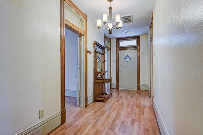 Building Photo - 3104 Stonewall St