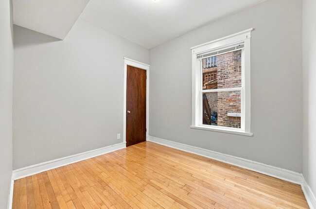 Building Photo - 4930 N Monticello Ave