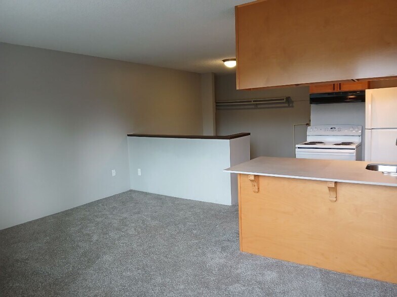 Building Photo - Alba Gardens